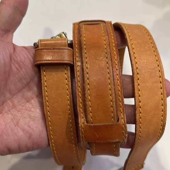 Authentic Louis Vuitton Keepal Bandolier bag strap with rubber shoulder pad - Picture 5 of 13